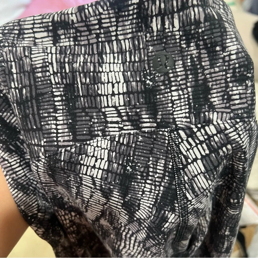 Lululemon InStill High-Rise Crop 23